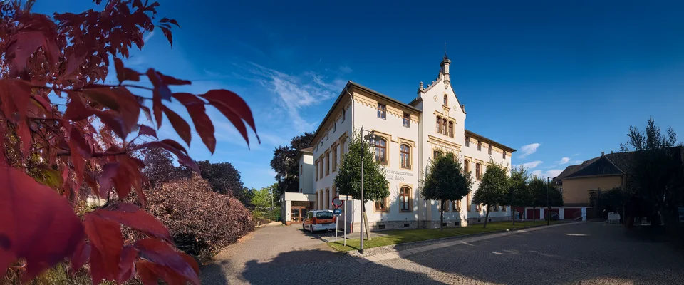 Außenansicht des Wohn- und Pflegezentrums Villa Weiß in Bad Langensalza